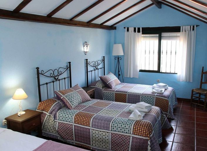 Image No.21-13 Bed Property for sale