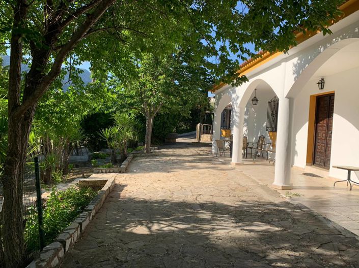 Image No.24-13 Bed Property for sale