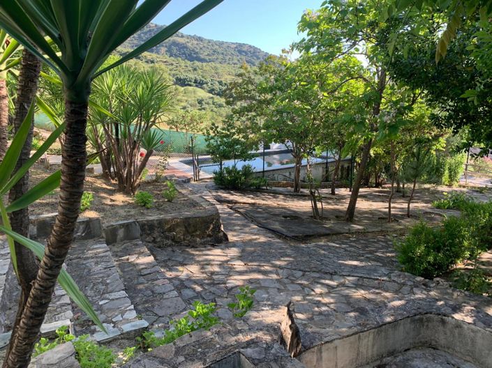 Image No.31-13 Bed Property for sale