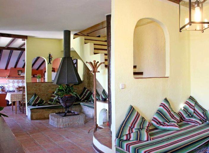 Image No.5-13 Bed Property for sale