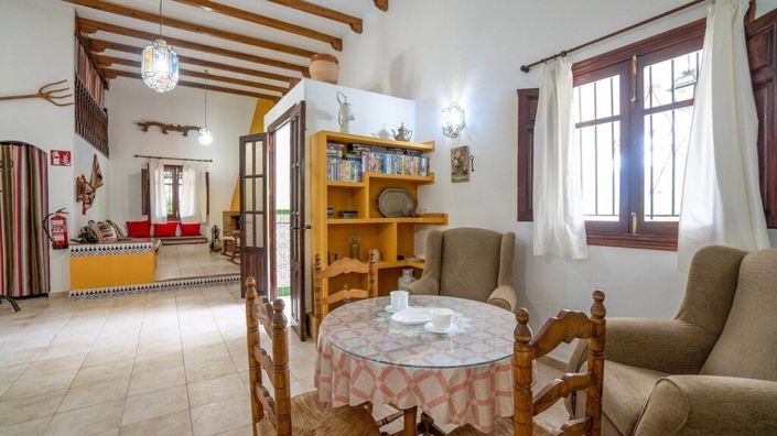 Image No.7-13 Bed Property for sale