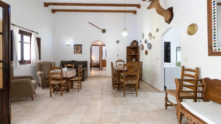 Image No.8-13 Bed Property for sale