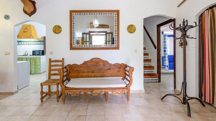 Image No.9-13 Bed Property for sale