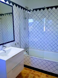 jmjzov65o3rlcdvxxvagl0gq6yqumquq