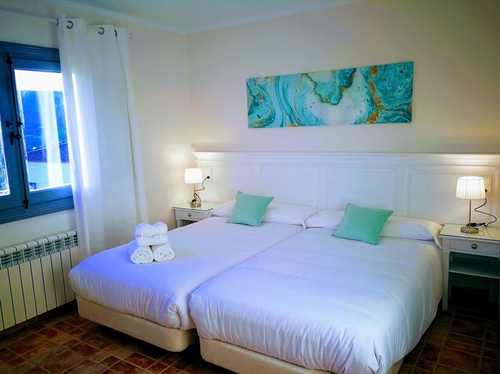 Image No.15-15 Bed Property for sale