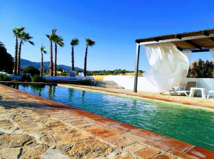 Image No.18-15 Bed Property for sale