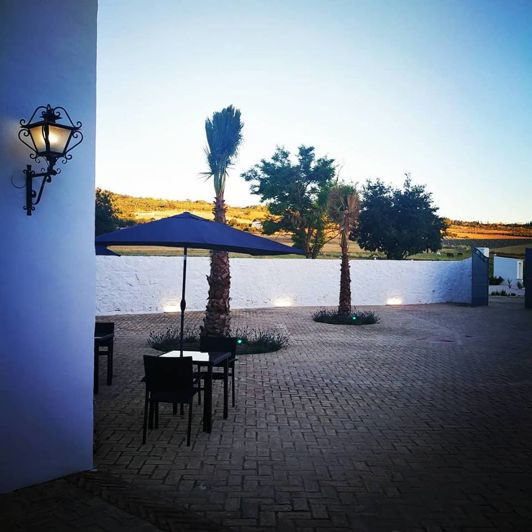 Image No.4-15 Bed Property for sale