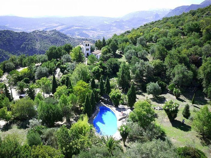 Image No.2-18 Bed Property for sale