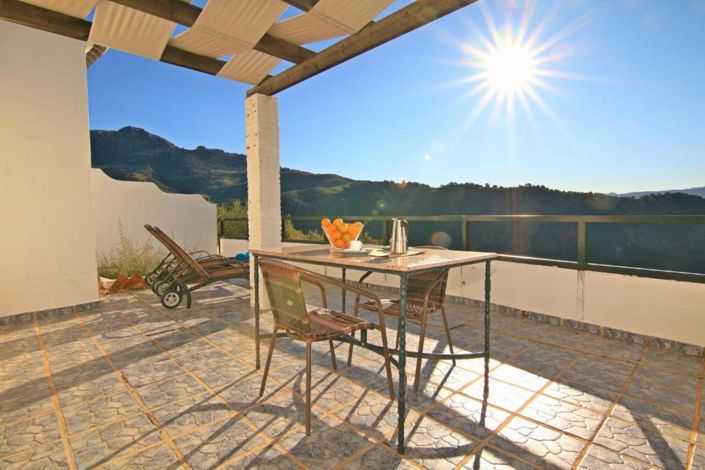 Image No.9-18 Bed Property for sale