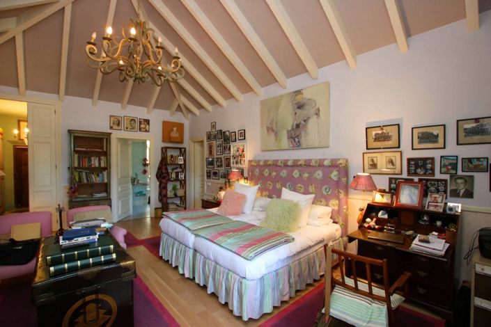 Image No.23-7 Bed Property for sale