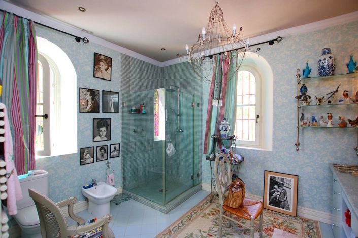 Image No.24-7 Bed Property for sale