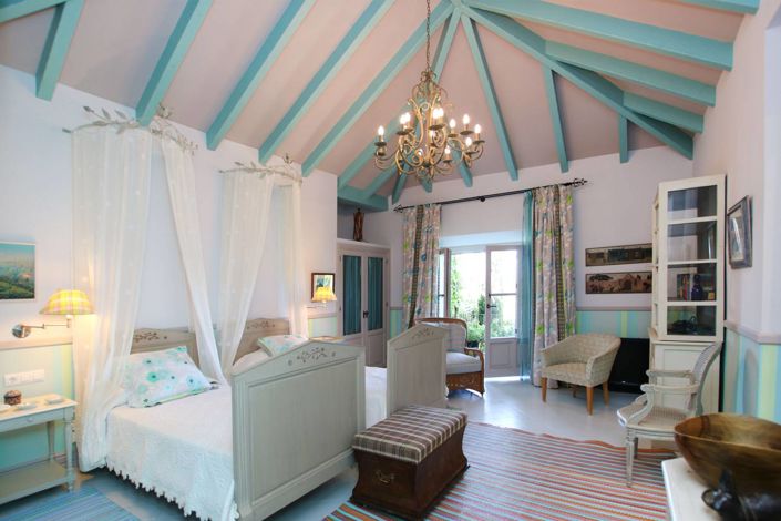 Image No.31-7 Bed Property for sale