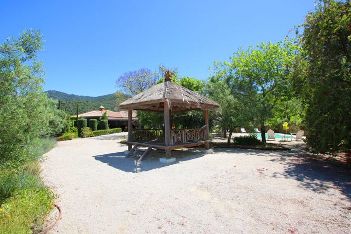 Image No.37-7 Bed Property for sale