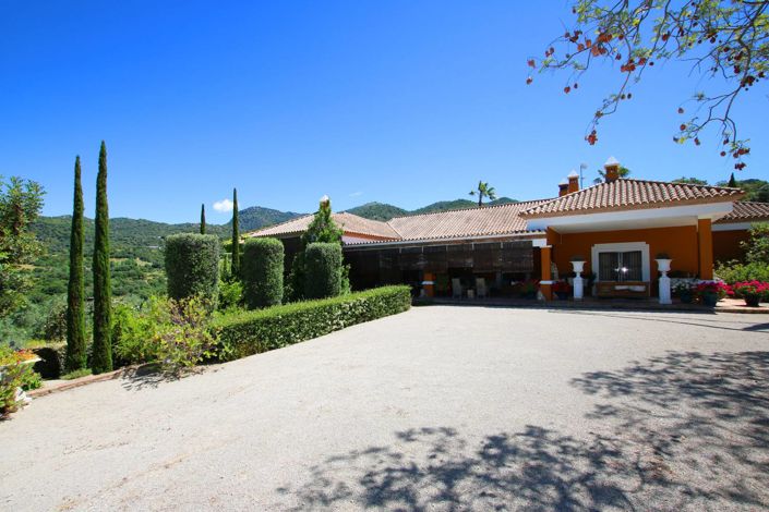 Image No.40-7 Bed Property for sale