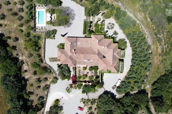 Image No.9-7 Bed Property for sale