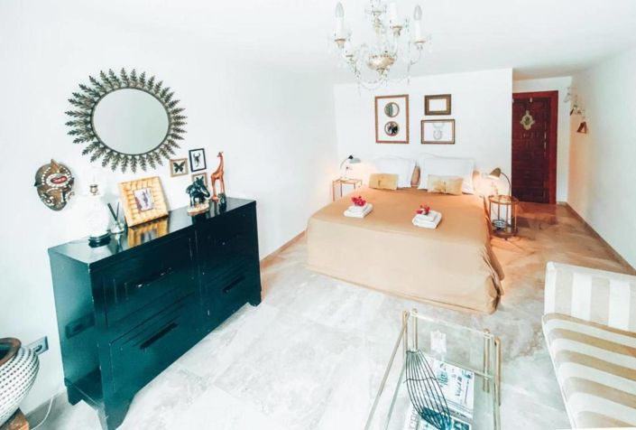 Image No.13-10 Bed Property for sale