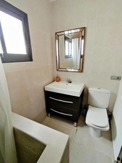 Image No.17-10 Bed Property for sale