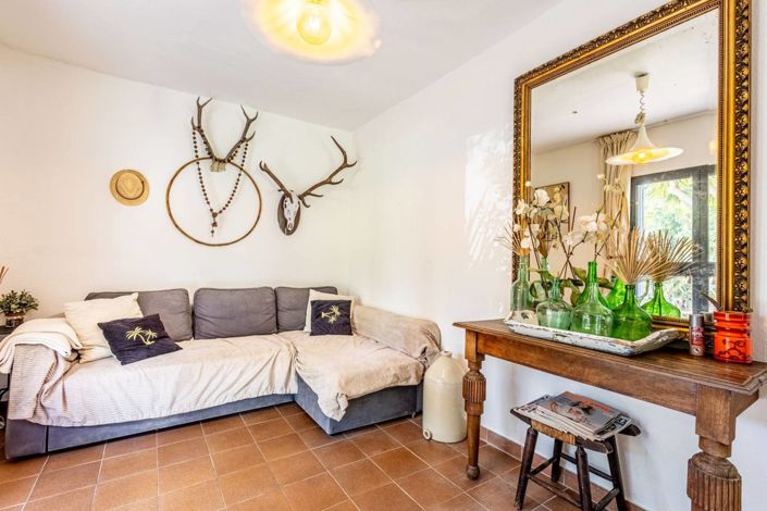 Image No.7-10 Bed Property for sale