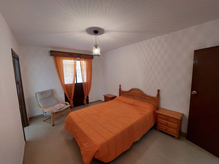 Image No.12-3 Bed Townhouse for sale