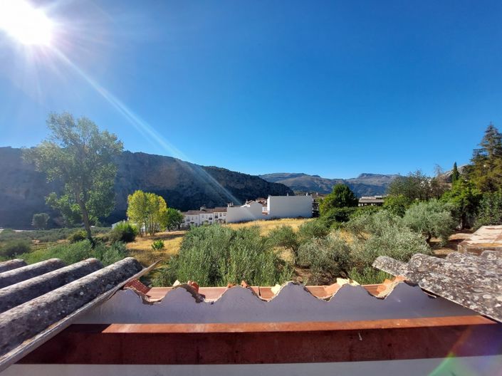 Image No.24-3 Bed Townhouse for sale