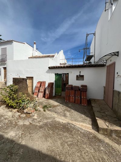 Image No.6-2 Bed Property for sale