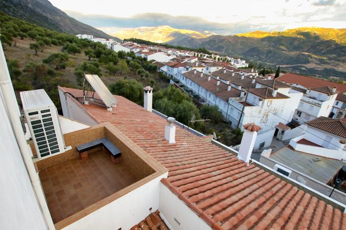 Image No.4-4 Bed Townhouse for sale