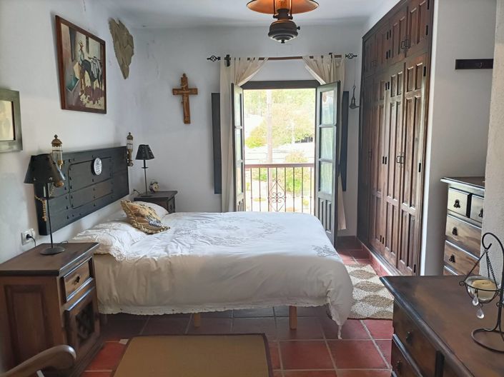 Image No.10-4 Bed Village House for sale