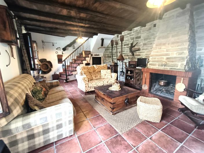 Image No.19-4 Bed Village House for sale