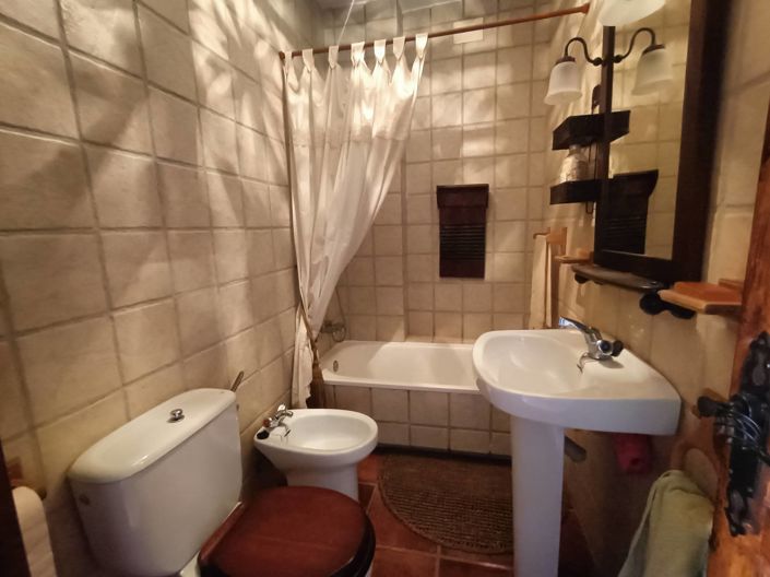 Image No.25-4 Bed Village House for sale