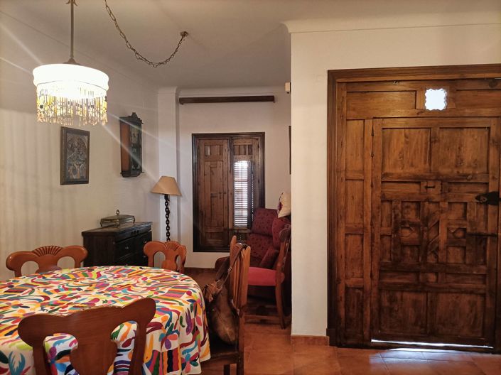 Image No.10-5 Bed Townhouse for sale