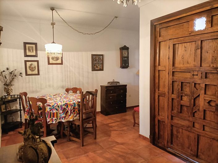 Image No.11-5 Bed Townhouse for sale