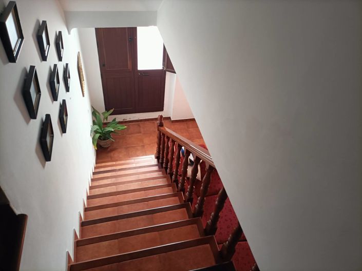 Image No.27-5 Bed Townhouse for sale