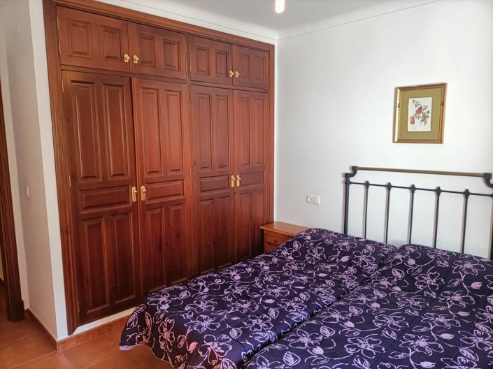 Image No.28-5 Bed Townhouse for sale