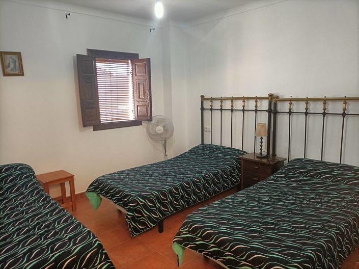 Image No.29-5 Bed Townhouse for sale