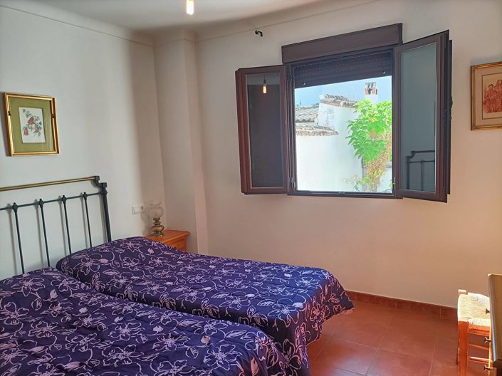 Image No.30-5 Bed Townhouse for sale