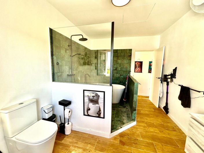 Image No.23-5 Bed Townhouse for sale