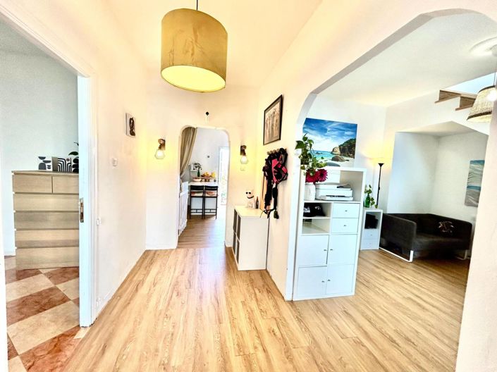 Image No.24-5 Bed Townhouse for sale