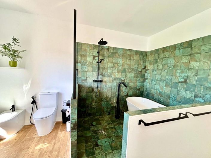 Image No.25-5 Bed Townhouse for sale