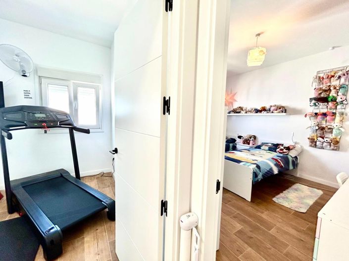 Image No.30-5 Bed Townhouse for sale