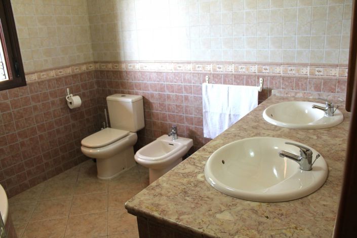 Image No.27-4 Bed Villa for sale