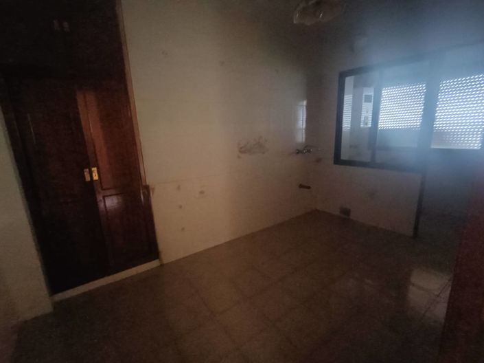 Image No.14-6 Bed Townhouse for sale