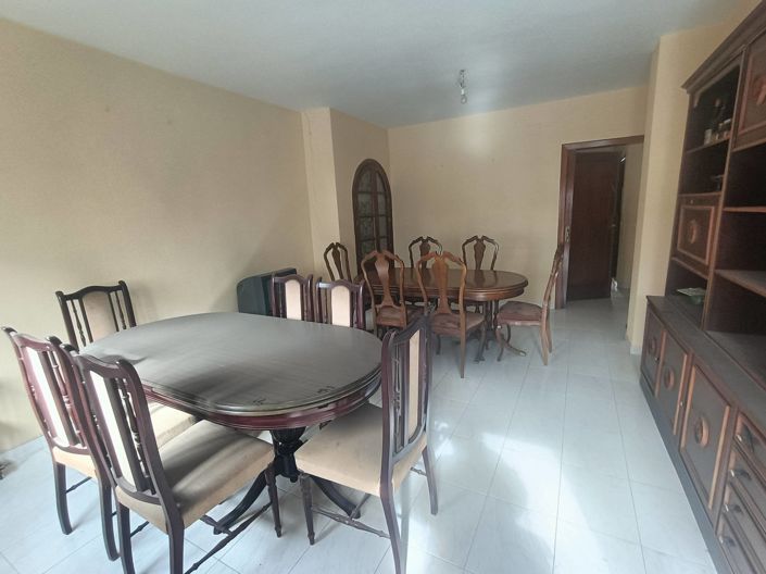 Image No.22-6 Bed Townhouse for sale