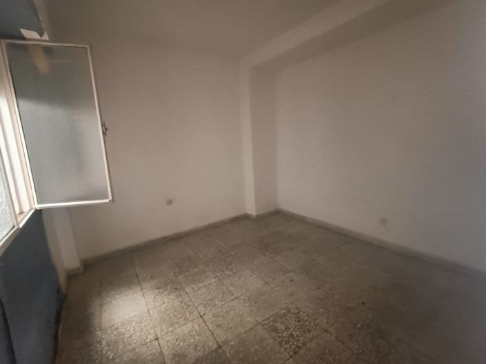 Image No.25-6 Bed Townhouse for sale