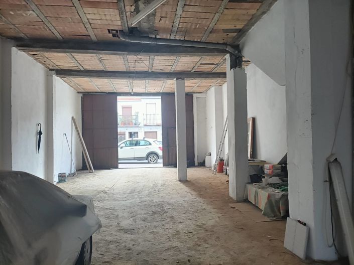 Image No.7-6 Bed Townhouse for sale