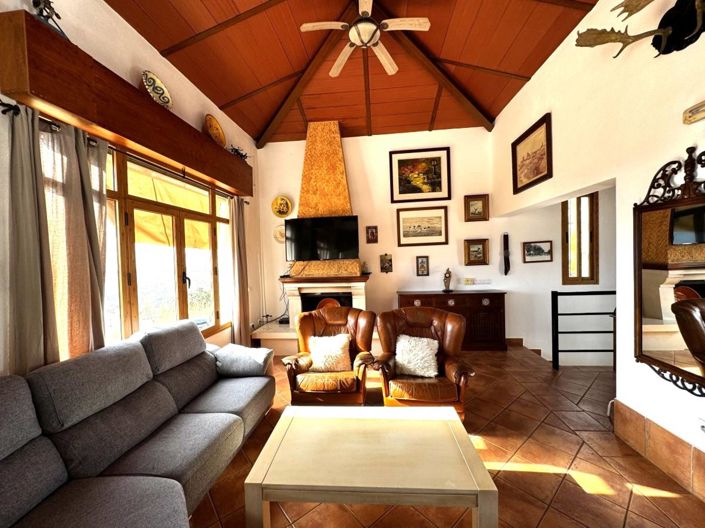 Image No.15-4 Bed Country House for sale