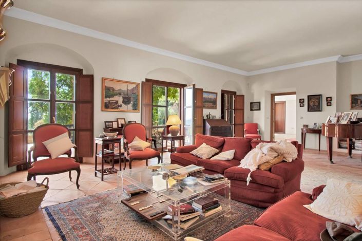 Image No.15-5 Bed Property for sale