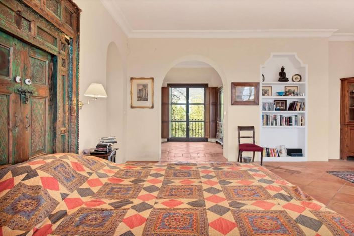 Image No.21-5 Bed Property for sale