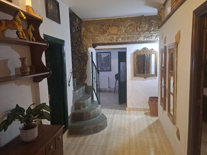 Image No.13-6 Bed Country House for sale