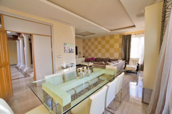 Image No.8-4 Bed Villa for sale