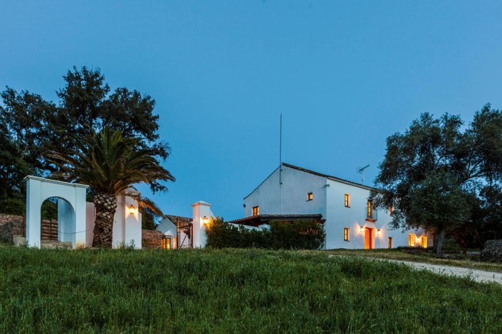 Image No.17-4 Bed Property for sale